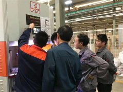 斯曼克自動拋光機(jī)為模具鏡面拋光