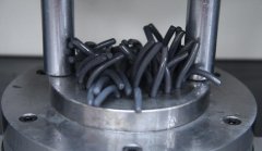 1個(gè)模具9個(gè)孔，流體拋光機(jī)5分鐘夠猛！