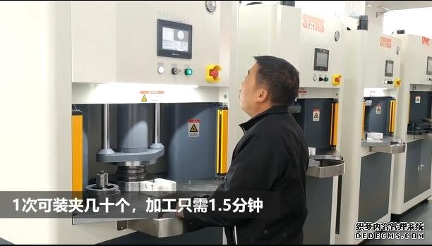 磨粒流為小零件去毛刺，1.5分鐘加工幾十個(gè)